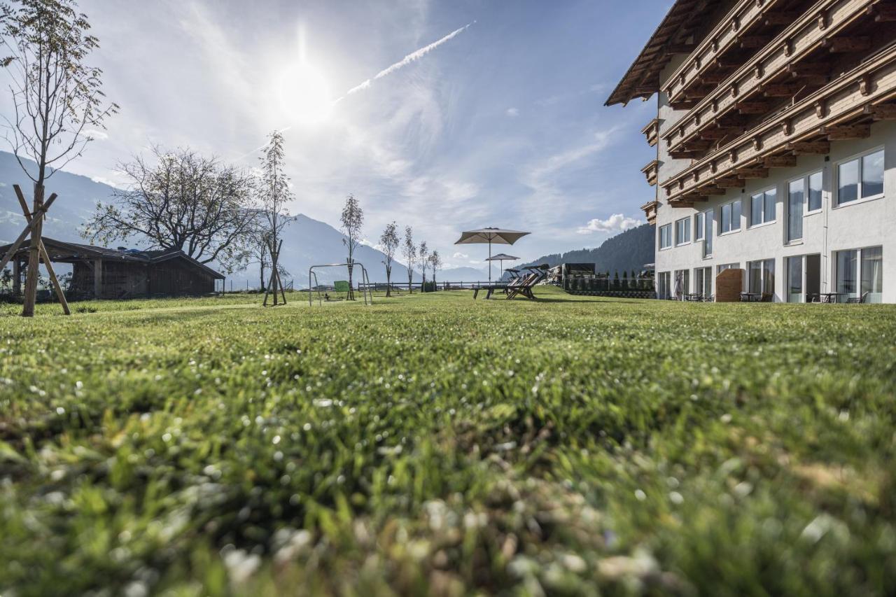Maxstudio Premium Apartment Zillertal Mit Bergblick Schlitters Exterior foto